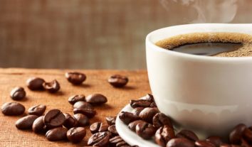 Conheça 5 benefícios do café no pré-treino e surpreenda-se!